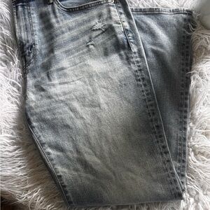 American Eagle Outfitters Men's Light Wash/Lightly Distressed Jeans